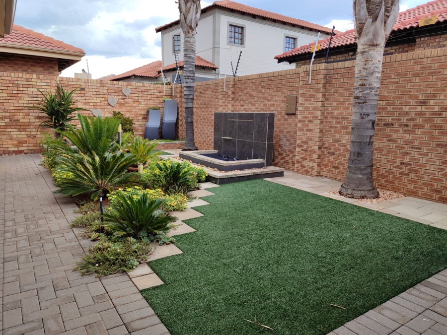 2 Bedroom Property for Sale in Flamwood North West